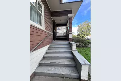 699 33rd St, Oakland, CA 94609 - Photo 4