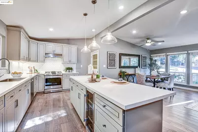 7 Saint Stephens Dr, Orinda, CA 94563 - Photo 10