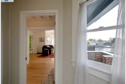 2000 Clinton Ave, Alameda, CA 94501 - Photo 32