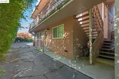 558 58th St, Oakland, CA 94609 - Photo 30