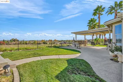 354 Pebble Beach Dr, Brentwood, CA 94513 - Photo 38