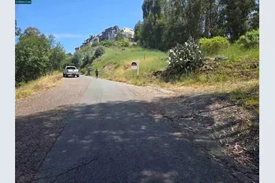 6595 Thorndale Dr, Oakland, CA 94611 - Photo 4