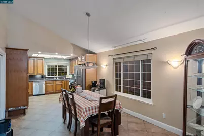 4962 Shadowfalls Dr, Martinez, CA 94553 - Photo 10