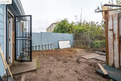 874 Pine St, Oakland, CA 94607 - Photo 30