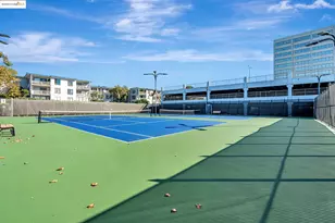 2 Admiral Dr, Emeryville, CA 94608 - Photo 44