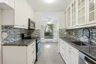 2 Admiral Dr, Emeryville, CA 94608 - Photo 26