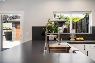 354 49th St, Oakland, CA 94609 - Photo 16