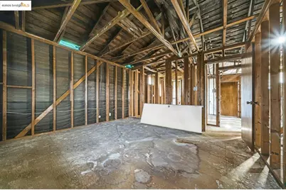 11201 Lochard Street, Oakland, CA 94605 - Photo 22