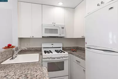 813 47th Ave #2, San Francisco, CA 94121 - Photo 10