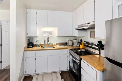 1512 Mozart St, Alameda, CA 94501 - Photo 10