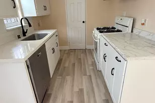 10600 Pippin St, Oakland, CA 94603 - Photo 8