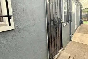 10600 Pippin St, Oakland, CA 94603 - Photo 2