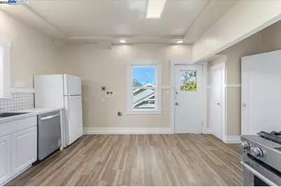 629 Santa Clara Ave., Alameda, CA 94501 - Photo 14