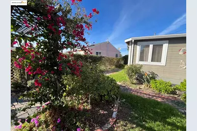 262 Fitzpatrick Rd, Oakland, CA 94603 - Photo 22