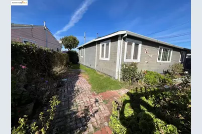262 Fitzpatrick Rd, Oakland, CA 94603 - Photo 2