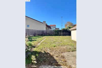 9719 Holly St, Oakland, CA 94603 - Photo 18