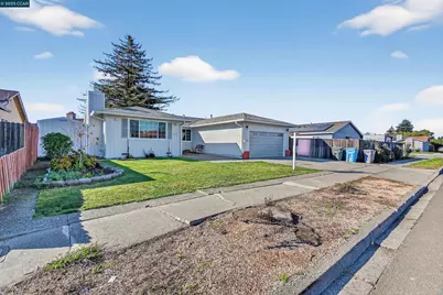 705 Danrose Dr, American Canyon, CA 94503 - Photo 2