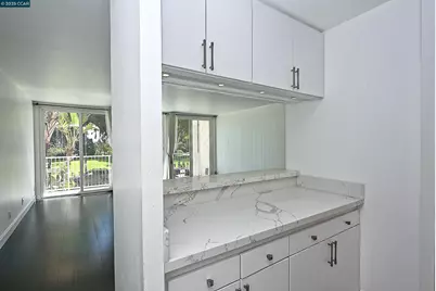 1425 Lakeside Drive #101, Oakland, CA 94612 - Photo 14