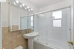 109 Cypress St, Alameda, CA 94501 - Photo 10