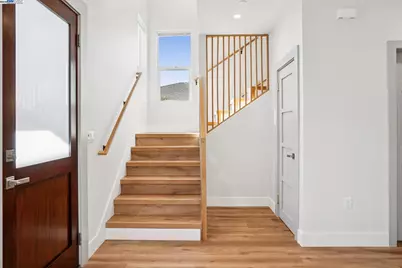 882 61st St, Oakland, CA 94608 - Photo 32
