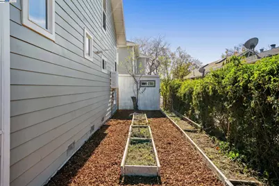 882 61st St, Oakland, CA 94608 - Photo 50