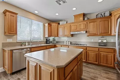 6454 Green Castle Cir, Discovery Bay, CA 94505 - Photo 20