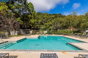 560 Canyon Oaks, Oakland, CA 94605 - Photo 12