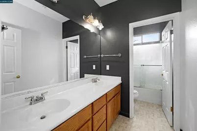 5700 Oakmont Dr, Richmond, CA 94806 - Photo 42
