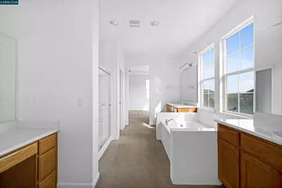 5700 Oakmont Dr, Richmond, CA 94806 - Photo 32