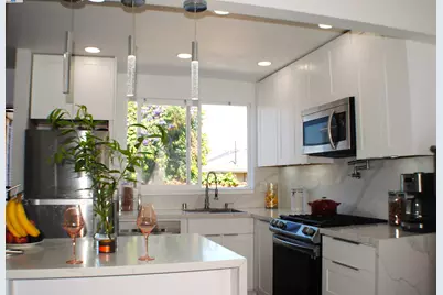 10468 West Court, Oakland, CA 94603 - Photo 2