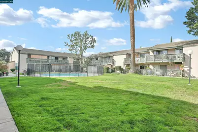 4888 Clayton Rd #6, Concord, CA 94521 - Photo 2