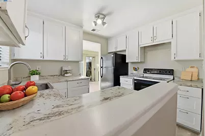 93 Cassia Dr, Hayward, CA 94544 - Photo 14