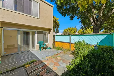 93 Cassia Dr, Hayward, CA 94544 - Photo 36
