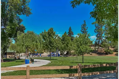 2214 Forsythia Way, Martinez, CA 94553 - Photo 40