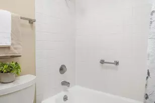 7 Commodore Dr, Emeryville, CA 94608 - Photo 12