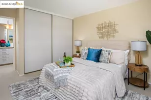 7 Commodore Dr, Emeryville, CA 94608 - Photo 14