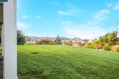 303 Atlas Dr #7, Hercules, CA 94547 - Photo 4