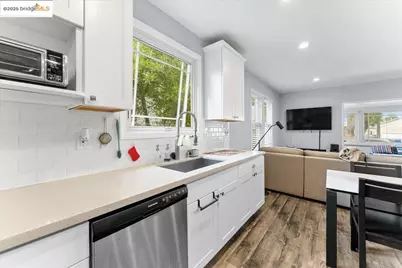 2016 104th Ave, Oakland, CA 94603 - Photo 14