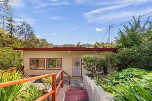 5838 Nottingham Dr, Oakland, CA 94611 - Photo 2