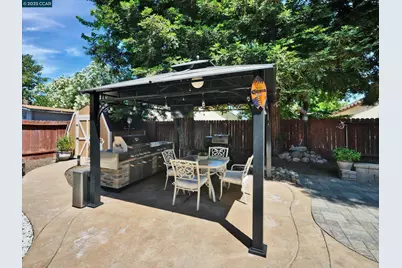 913 Cedar Brook Ln, Vacaville, CA 95687 - Photo 40