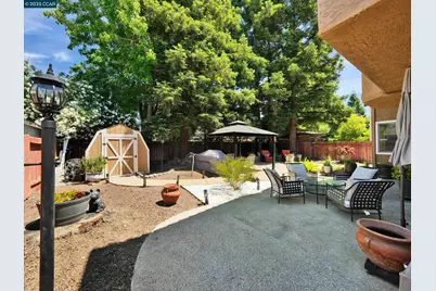 913 Cedar Brook Ln, Vacaville, CA 95687 - Photo 38