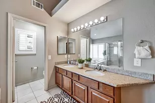 913 Cedar Brook Ln, Vacaville, CA 95687 - Photo 32