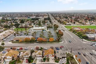 1974 Paradise Valley Ct, Tracy, CA 95376 - Photo 32