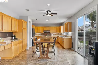 6851 New Melones Cir, Discovery Bay, CA 94505 - Photo 8