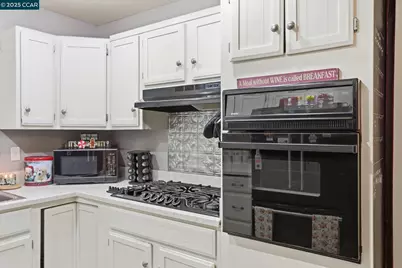 213 Markham Avenue, Vacaville, CA 95688 - Photo 8