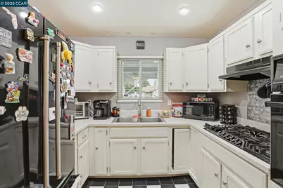 213 Markham Avenue, Vacaville, CA 95688 - Photo 10