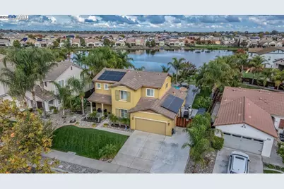 1050 Clear Lake Dr, Oakley, CA 94561 - Photo 2