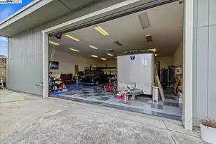 1672 Crescent Ave, Castro Valley, CA 94546 - Photo 2