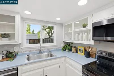 37 Miramonte Dr, Moraga, CA 94556 - Photo 6