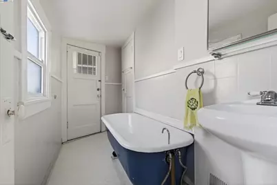 1011 11th St, Oakland, CA 94606 - Photo 30